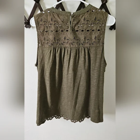 SOLD Lucky Brand Olive Green Eyelet Top - Picture 4 of 4